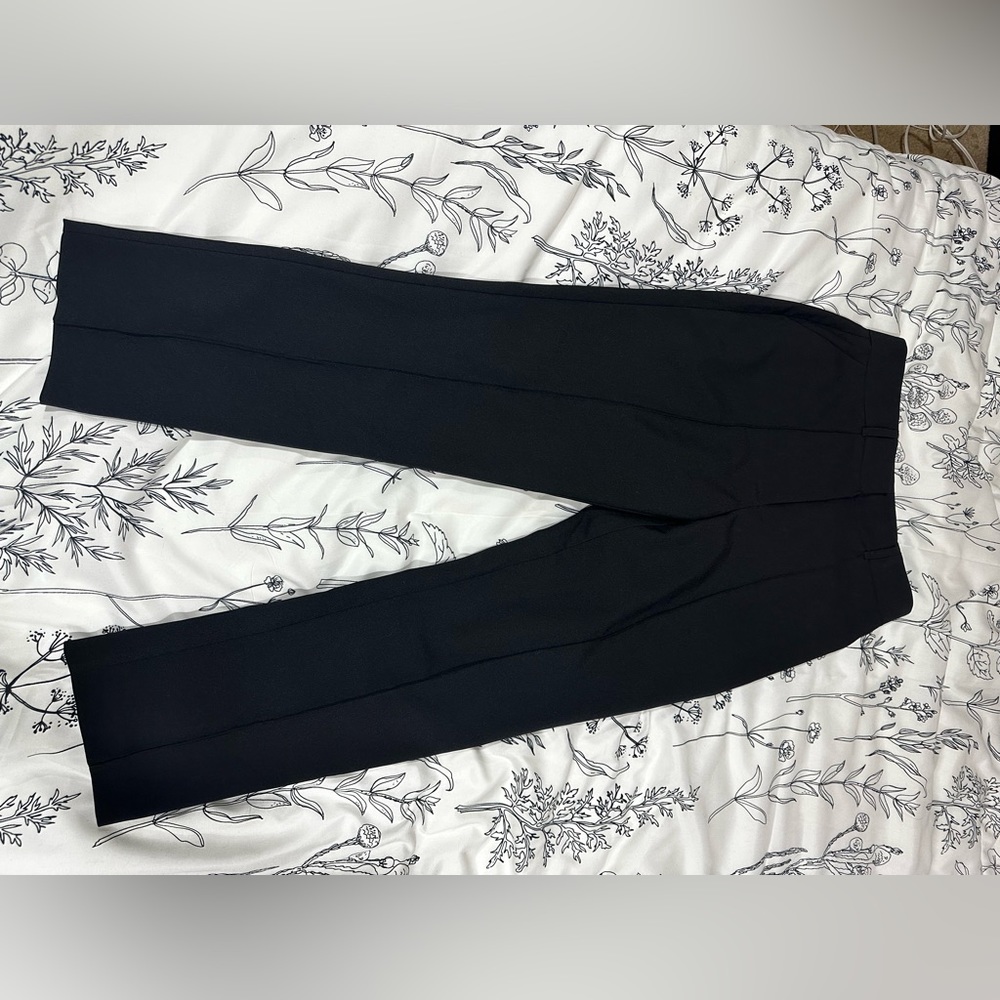 ASOS design Women’s black ankle pants US size 6